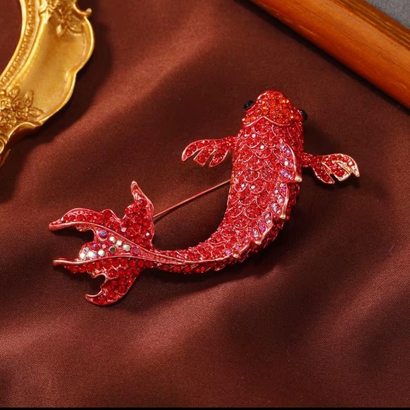 Red Crystal Carp Fish Brooch - Picture 10 of 17